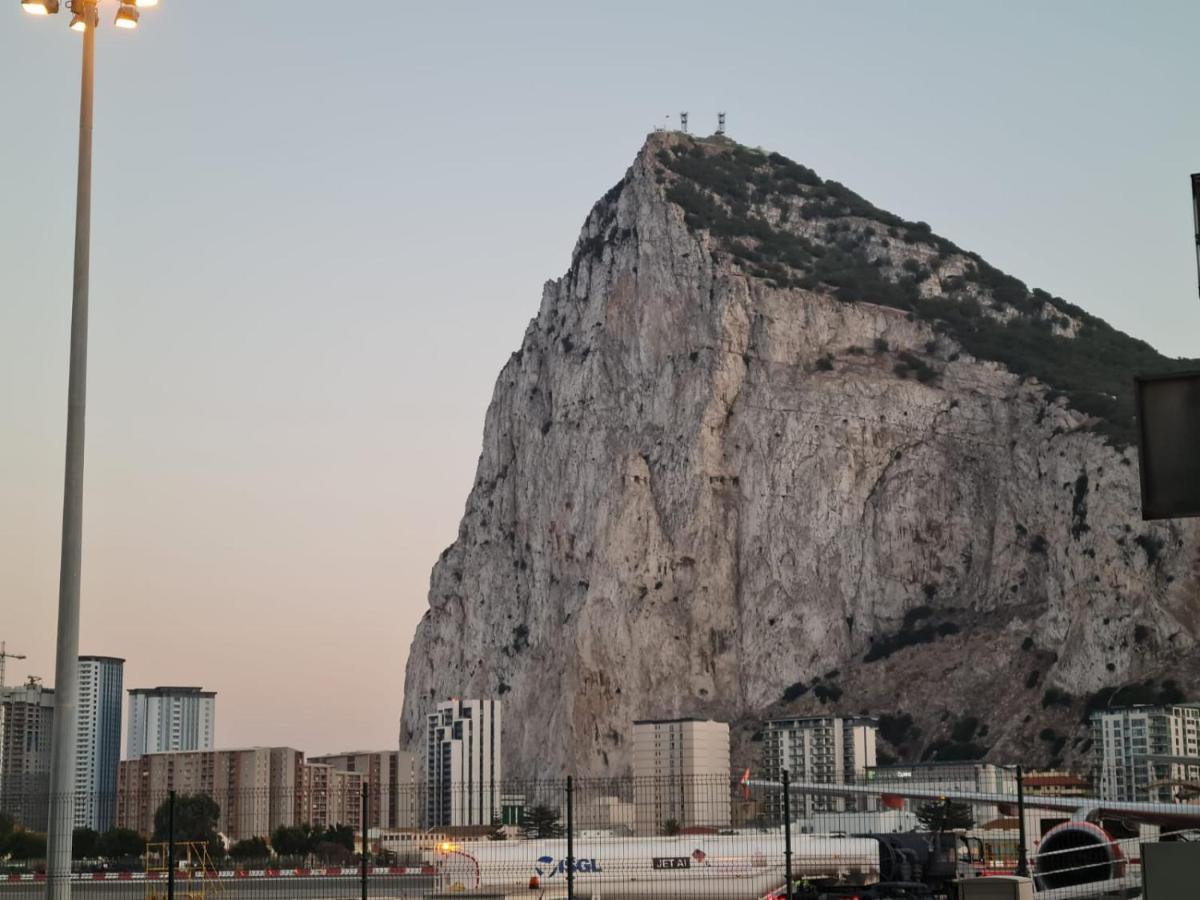 E1 Apartment High Level Sea View Gibraltar Exterior foto